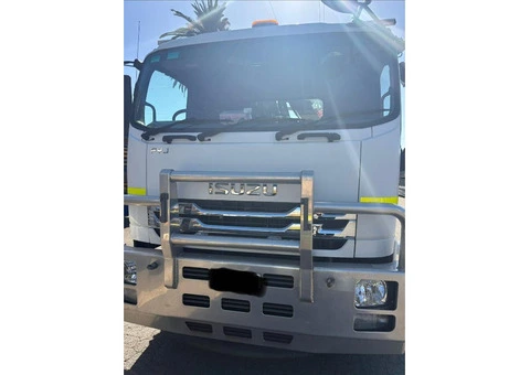 2018 Isuzu Truck FYJ300 8x4 Tray Truck with HIAB Crane - Excellent Condition - 2/9
