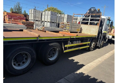 2018 Isuzu Truck FYJ300 8x4 Tray Truck with HIAB Crane - Excellent Condition - 7/9