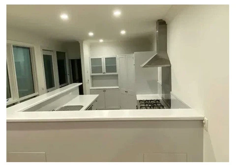 Transparent Benchtop Resurfacing Cost from Experienced Resurfacing Professionals