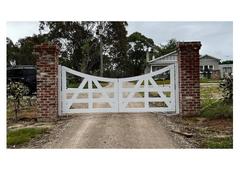 Why Choose Portsea Style Timber Gates for a Timeless Coastal Look?