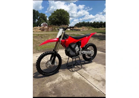 2025 Stark Varg MX 80HP Alpha electric dirt bike - 2/5