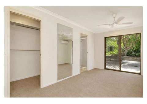 Spacious 4 beds and 2 baths available for rent available for single family or group of students. - 5/10