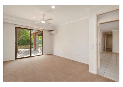 Spacious 4 beds and 2 baths available for rent available for single family or group of students. - 6/10