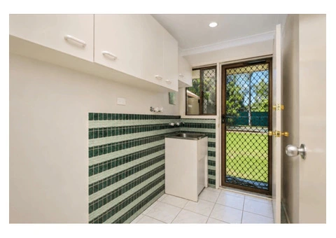 Spacious 4 beds and 2 baths available for rent available for single family or group of students. - 8/10