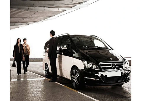 Need Airport Taxi Transfers in Clyde? Ride with Best Maxi Taxi Today