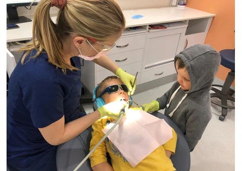 White Crowns for Children | Natural‑Looking Kids’ Tooth Repair - 3/4