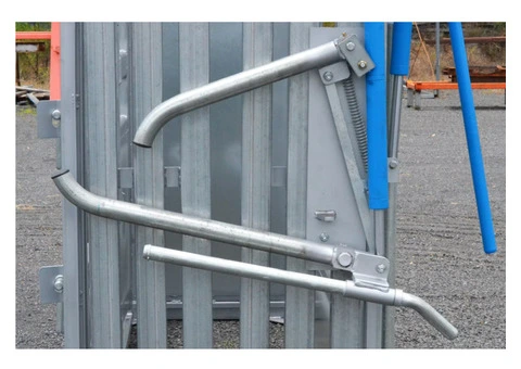 Heavy Duty Cattle Headbails & Headlocks for Safe Livestock Handling | RPM Rural
