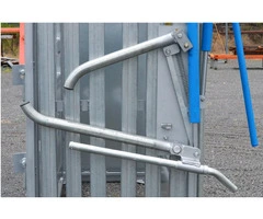 Heavy Duty Cattle Headbails & Headlocks for Safe Livestock Handling | RPM Rural