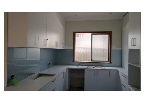 Unbeatable Heat Protection! Heavy-Duty Toughened Glass Splashbacks Perth - 1/3