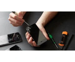 Fast and Affordable iPhone Screen Repairs in Calderwood