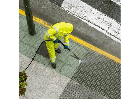 Dirty Driveways Making a Bad First Impression? Let us Help You - 3/4