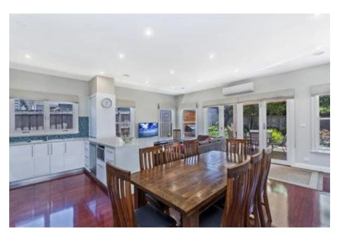Holiday Accommodation in Warrnambool - 1/3