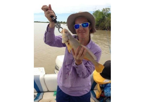 Justin Elliot and his Wife Catch Jewel fish - 2/2