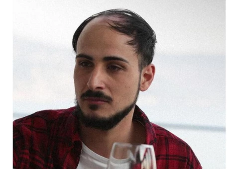 Hair Loss Treatment Clinic - 3/6