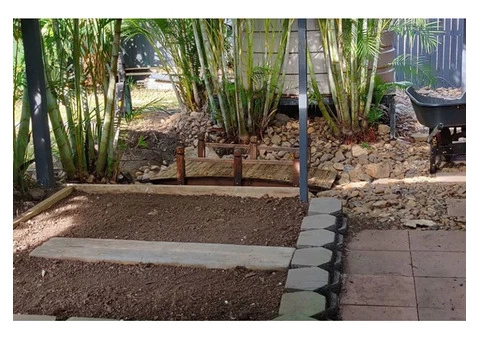Vegi garden Services - Rogers Little Loaders. - 3/5