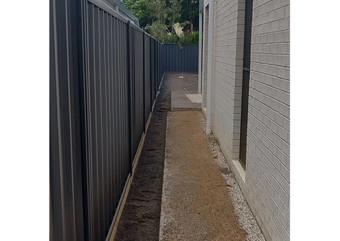 Complete Landscape - Side On April 5 in Mitchelton - 3/4