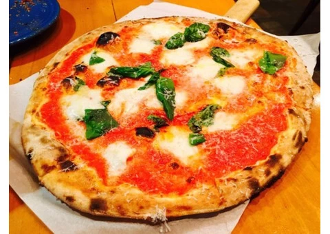 La famiglia Pizzeria Wentworth Falls pizza takeaway Restaurant - 5% Off - 1/4
